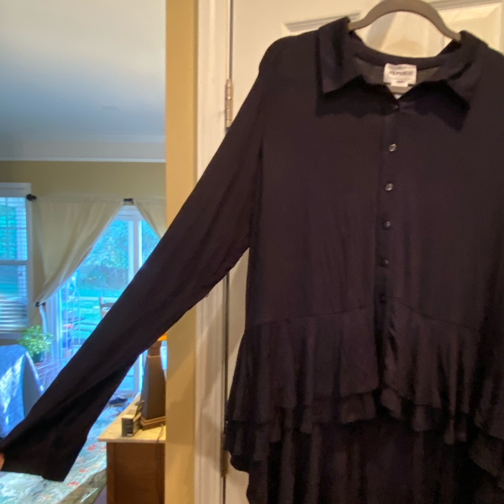 For the Republic L/S high/low ruffle hem Blouse